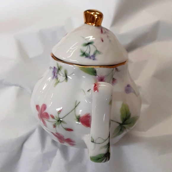 Miniature teapot 2004 floral motif square handle so pretty Spring Summer LkNew - Picture 2 of 5